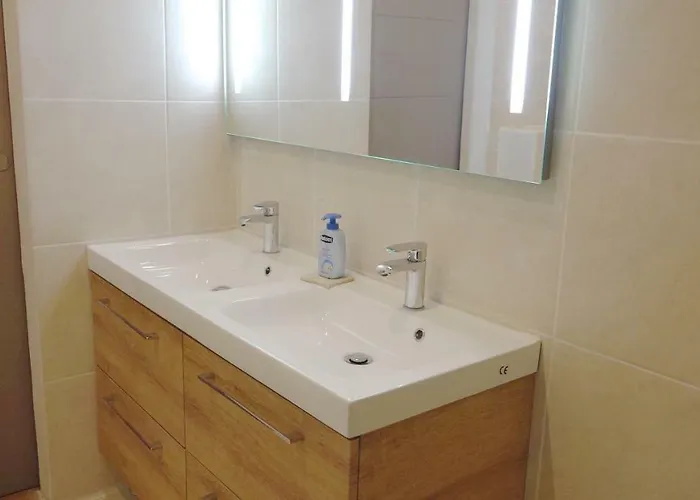 Apartamento 250m2 - 8mn Walking Distance Palais Festivals And